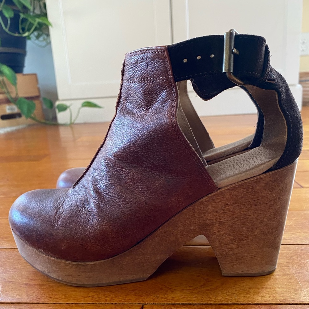 Free People Amber Orchard Clog. Brown. Size 39. Size 8.5- 9 US. Made in Spain.